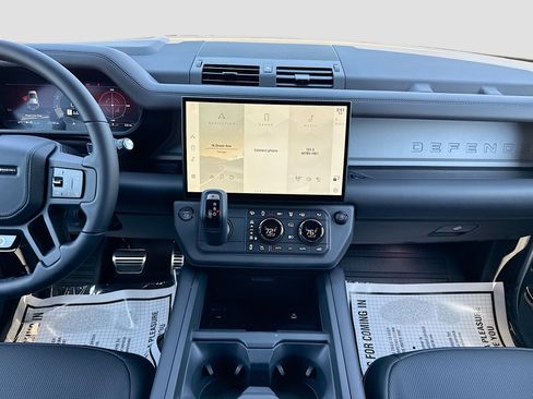 New 2026 Land Rover Defender 110 OCTA AWD/4WD image 19