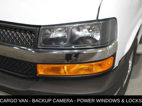Used 2024 Chevrolet Express 2500 w/ Driver Convenience Package RWD image 8