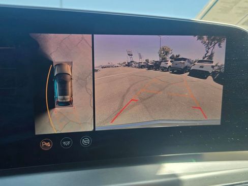 Used 2023 Cadillac Lyriq 2WD image 24