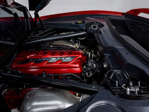 Used 2023 Chevrolet Corvette Stingray Premium Cpe w/ Z51 Performance Package RWD image 17