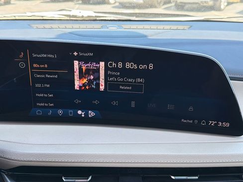 Used 2024 Cadillac XT4 Luxury w/ Cold Weather Package FWD image 29