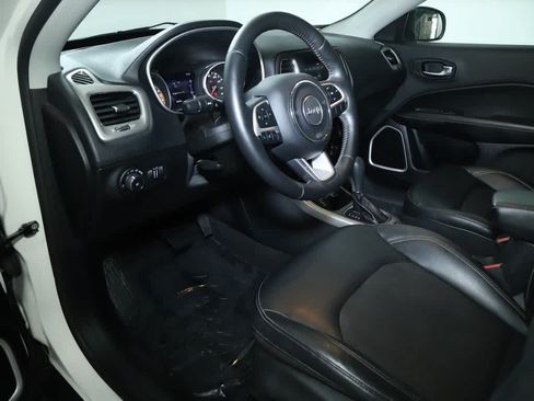 Used 2017 Jeep Compass Latitude w/ Popular Equipment Group AWD/4WD image 18