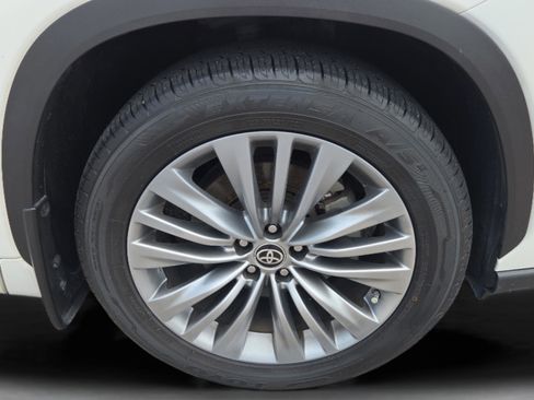 Used 2021 Toyota Highlander Platinum AWD/4WD image 33