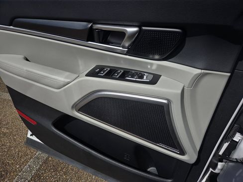 Used 2024 Kia Telluride S w/ S Sunroof Package FWD image 18