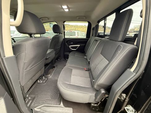 Used 2018 Nissan Titan PRO-4X image 13