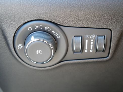 Used 2025 Jeep Compass Trailhawk AWD/4WD image 26