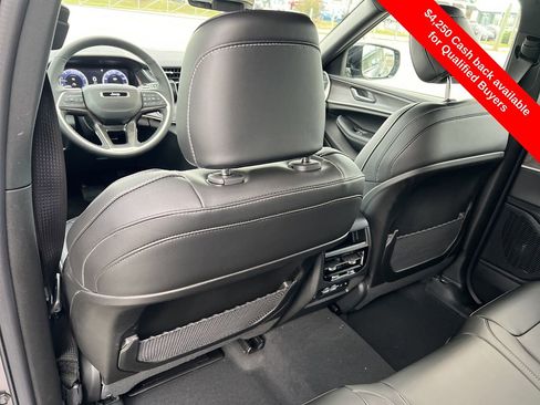 New 2025 Jeep Grand Cherokee Limited w/ Black Appearance Package image 22