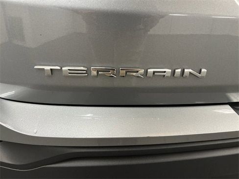 Used 2024 GMC Terrain SLE image 31