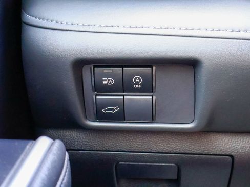 Used 2023 Toyota Highlander XSE FWD image 22