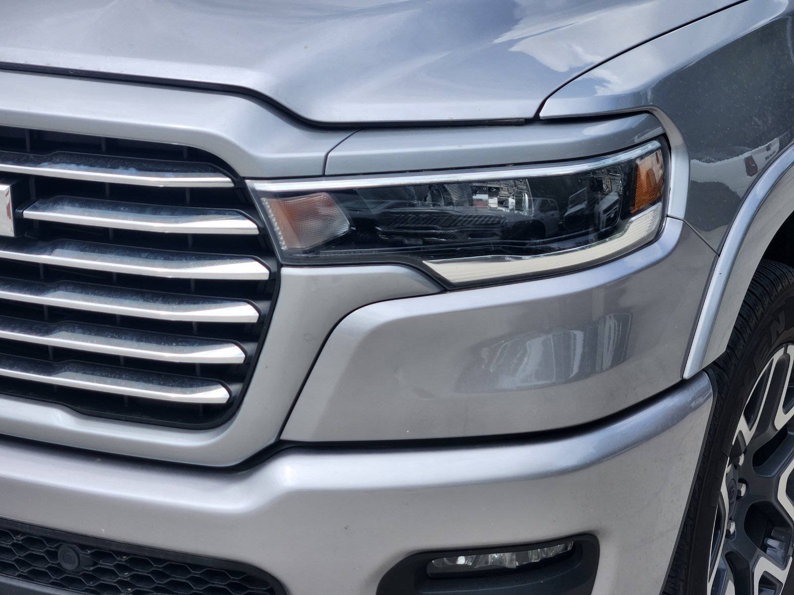Used 2025 RAM 1500 Laramie w/ Laramie Southwest Edition AWD/4WD image 9