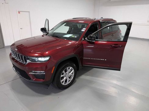 Used 2022 Jeep Grand Cherokee Limited image 15