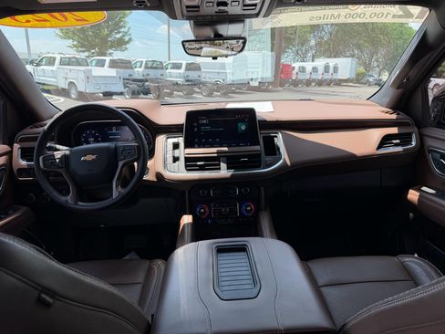 Used 2023 Chevrolet Suburban High Country AWD/4WD image 9
