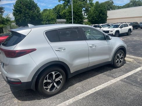 Used 2020 Kia Sportage LX FWD image 4