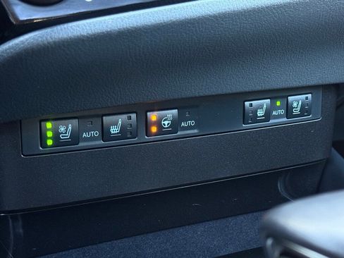 Certified 2025 Lexus ES 300h w/ Premium Package image 24