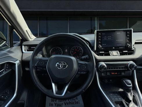 Used 2019 Toyota RAV4 XLE Premium w/ Cold Weather Package AWD/4WD image 4