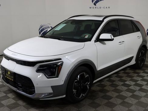 Used 2023 Kia Niro Wave image 3