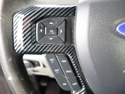 Used 2019 Ford F250 XLT w/ XLT Premium Package AWD/4WD image 32