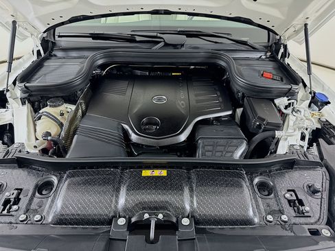 Used 2025 Mercedes-Benz GLS 450 4MATIC image 34