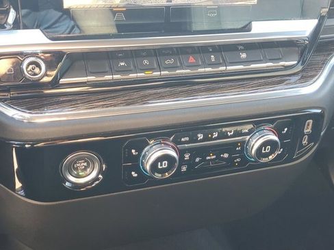 Used 2024 GMC Sierra 1500 SLE image 26