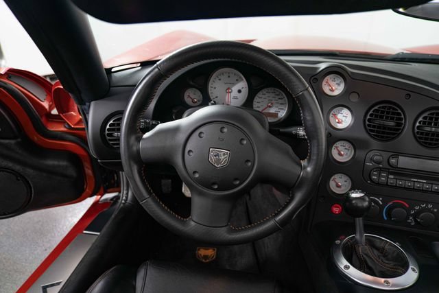Used 2005 Dodge Viper SRT-10 w/ Copperhead Edition Group RWD image 17
