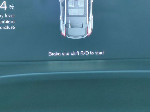 Used 2023 Volvo C40 P8 Recharge Ultimate image 20