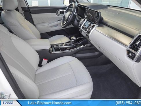 Used 2023 Kia Sorento SX image 18