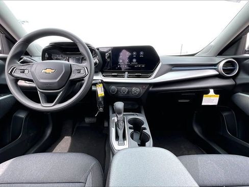 New 2026 Chevrolet Trax LS w/ LS Convenience Package FWD image 11