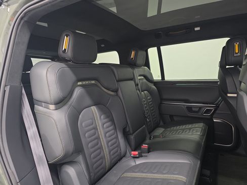 Used 2022 Rivian R1S Launch Edition AWD/4WD image 23