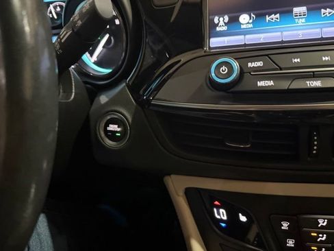 Used 2017 Buick Envision Essence FWD image 18