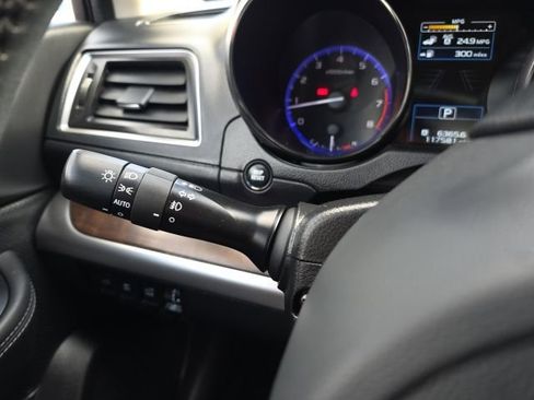 Used 2017 Subaru Outback 3.6R Limited image 14