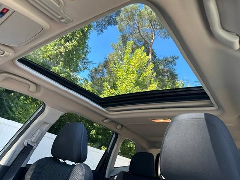 Used 2019 Subaru Forester Premium AWD/4WD image 19