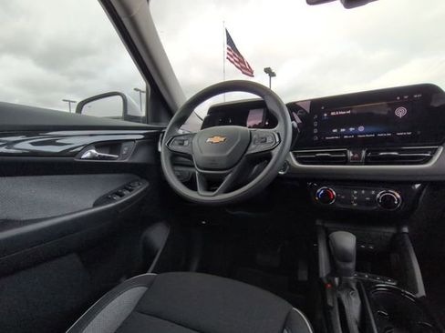 New 2026 Chevrolet TrailBlazer LT w/ Driver Confidence Package FWD image 7
