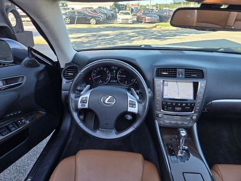 Used 2011 Lexus IS 250C w/ Luxury Pkg RWD image 26
