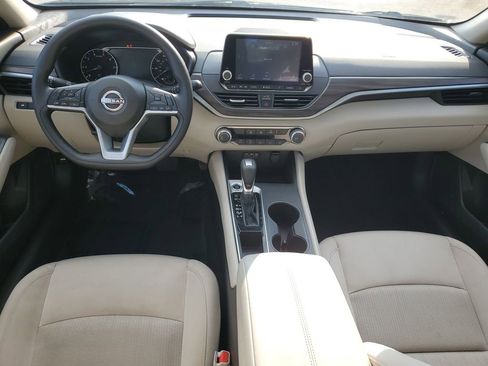 Certified 2025 Nissan Altima 2.5 SV FWD image 17