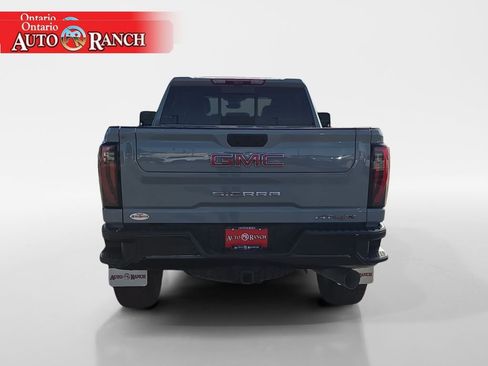 Used 2024 GMC Sierra 2500 AT4X AWD/4WD image 4