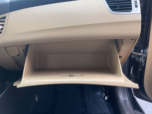 Used 2012 Hyundai Elantra GLS image 37