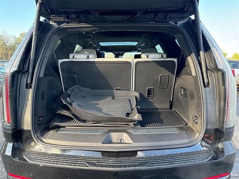 New 2026 Cadillac Escalade Platinum Sport w/ LPO, ONYX Package image 30