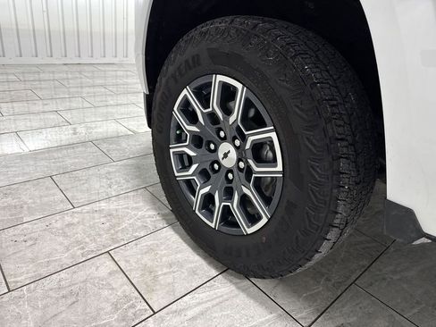 Used 2024 Chevrolet Colorado Z71 w/ Z71 Convenience Package 2 image 34