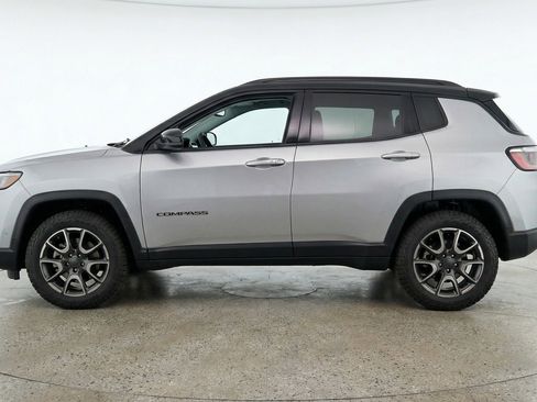 Used 2025 Jeep Compass Trailhawk AWD/4WD image 5