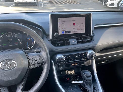 Used 2024 Toyota RAV4 XLE w/ Convenience Package image 9