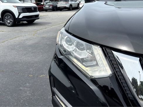 Used 2020 Nissan Rogue SL w/ Premium Package FWD image 4