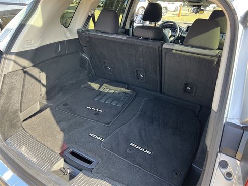 Certified 2023 Nissan Rogue SV image 27