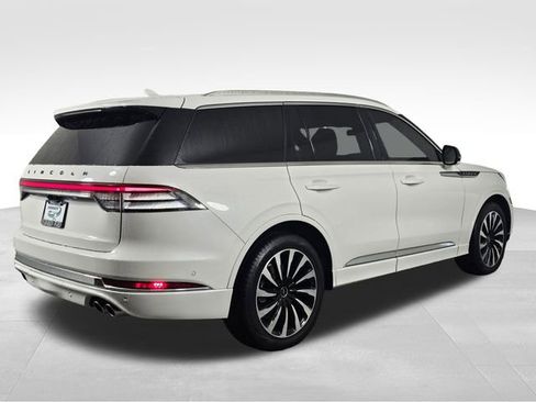 Used 2023 Lincoln Aviator Black Label Grand Touring w/ Class IV Trailer Tow Package image 7