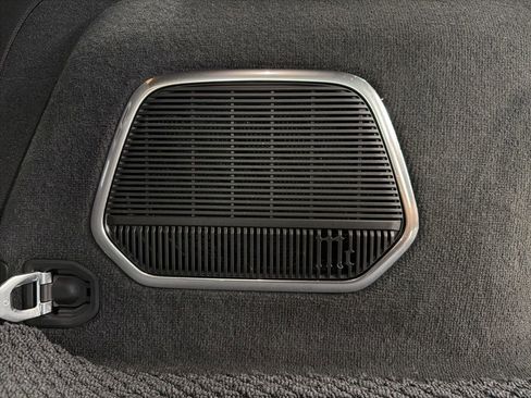 Used 2023 Jeep Grand Cherokee Summit AWD/4WD image 8