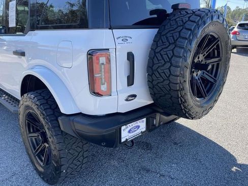 Used 2025 Ford Bronco Badlands image 12