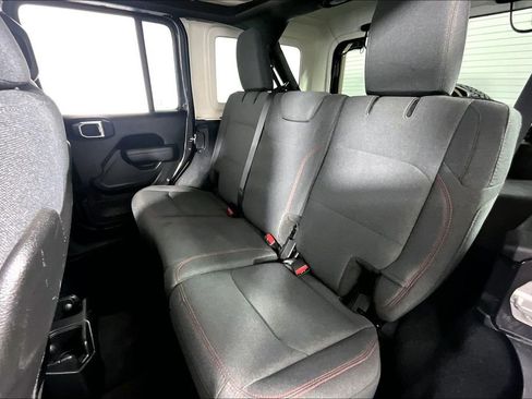 Used 2025 Jeep Wrangler Unlimited Rubicon AWD/4WD image 24