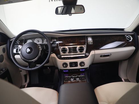 Certified 2014 Rolls-Royce Ghost RWD image 4