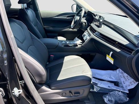 New 2027 INFINITI QX60 Luxe w/ Cargo Package FWD image 24