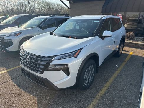 New 2026 Nissan Rogue SV w/ Cold Weather Package AWD/4WD image 6