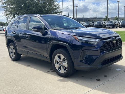 Used 2024 Toyota RAV4 XLE w/ Convenience Package FWD image 2